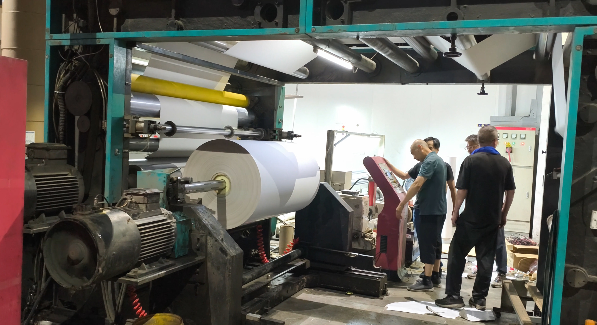 十二年“硬核”表现：稳得住，扛得住！开云手机在线登陆入口变频器助力印刷厂稳产增效！